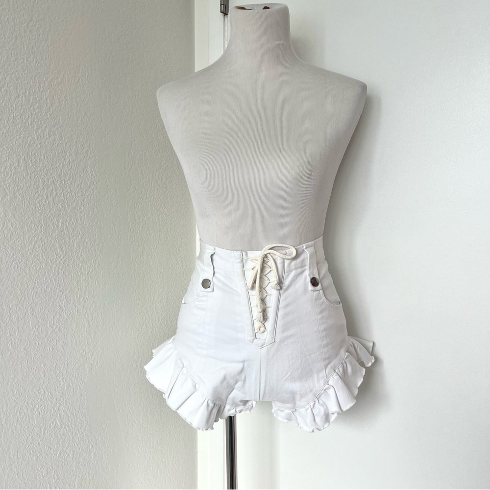 Eggie Ruffle Shorts - Picture 3 of 10